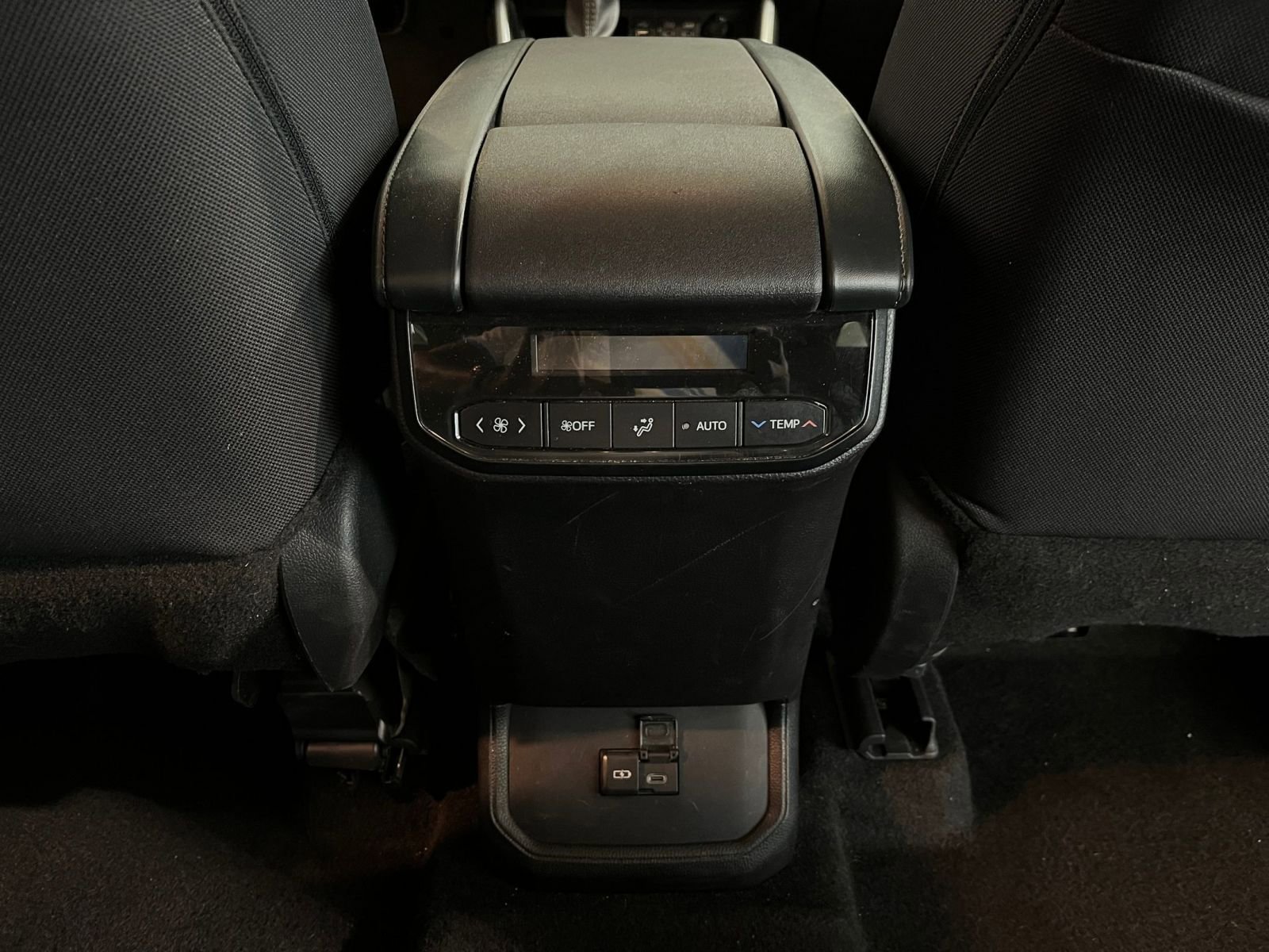 Thumbnail: 2025 Toyota Highlander - 24