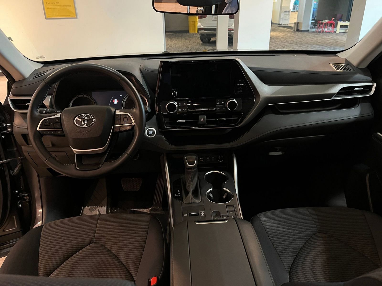 Thumbnail: 2025 Toyota Highlander - 35
