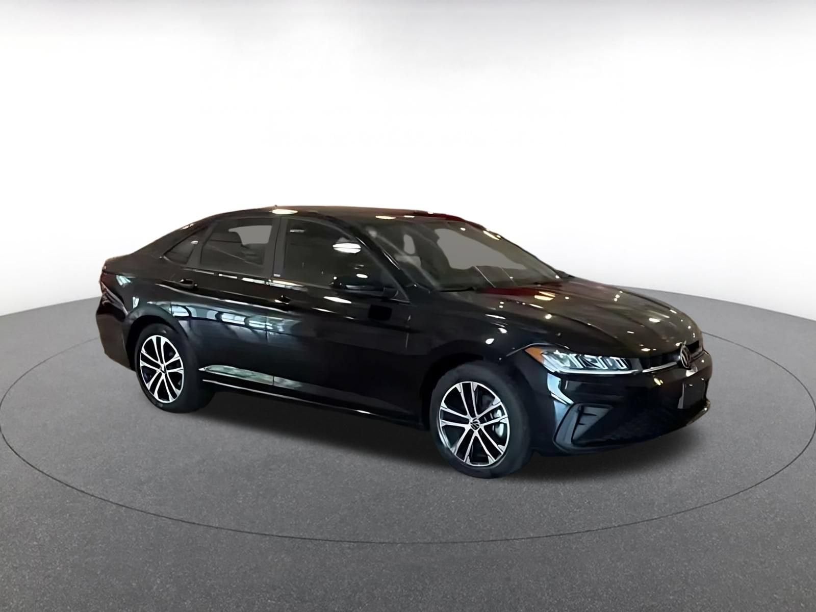 Thumbnail: 2025 Volkswagen Jetta - 2