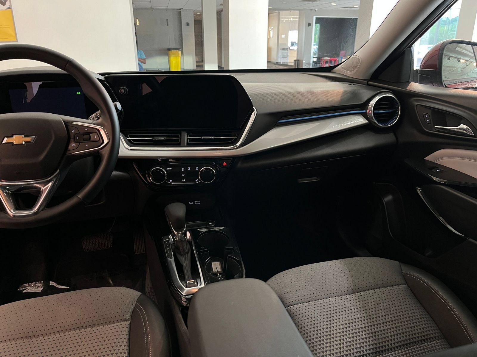 Thumbnail: 2025 Chevrolet Trax - 34