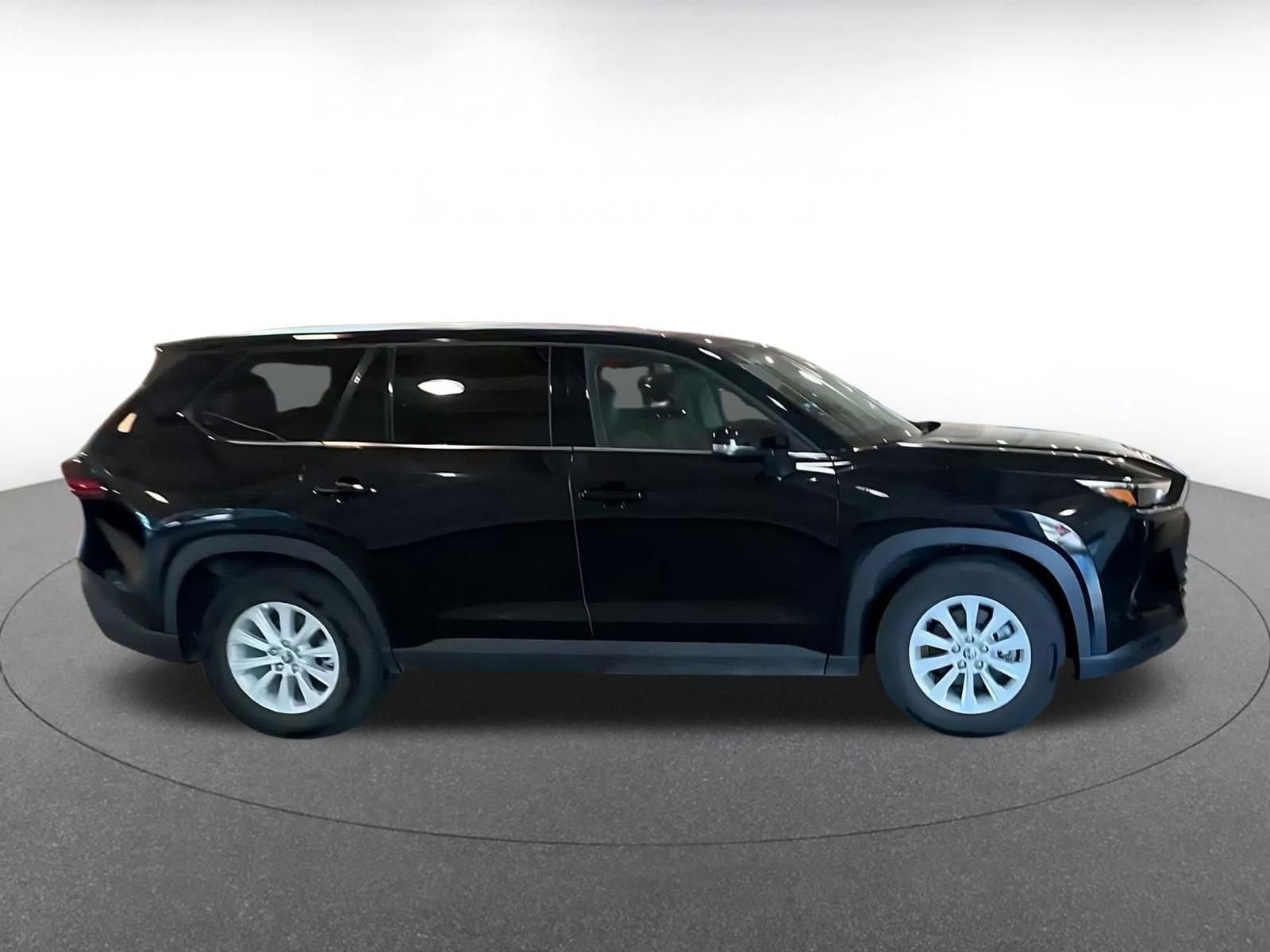 Thumbnail: 2025 Toyota Grand Highlander - 14