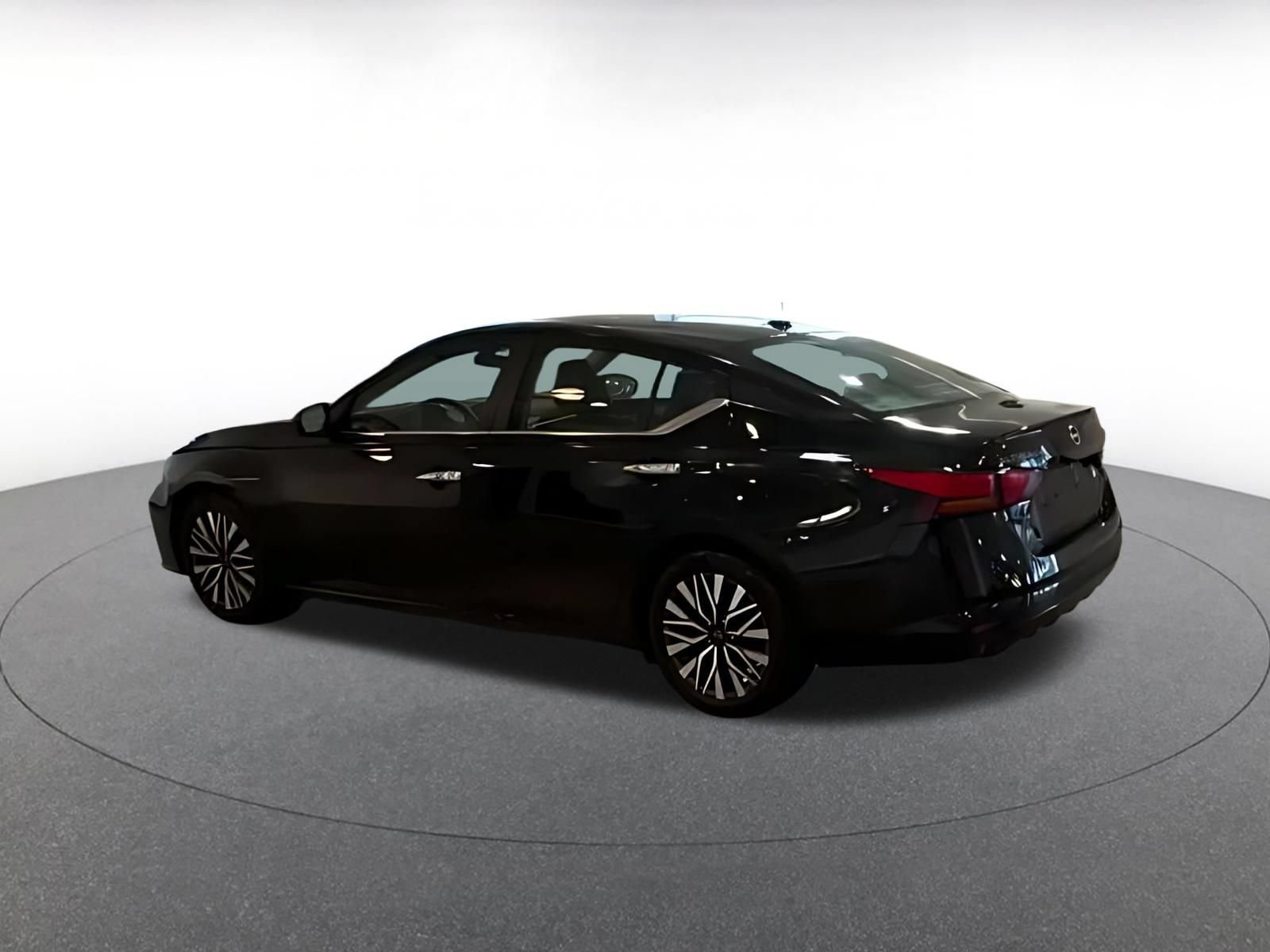 Thumbnail: 2025 Nissan Altima - 14