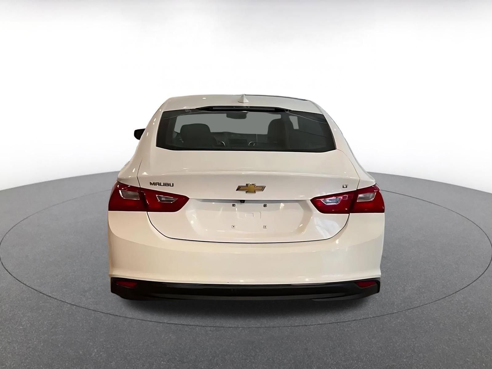 Thumbnail: 2023 Chevrolet Malibu - 11