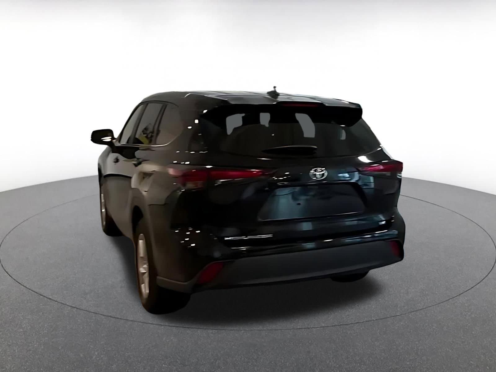 Thumbnail: 2025 Toyota Highlander - 10