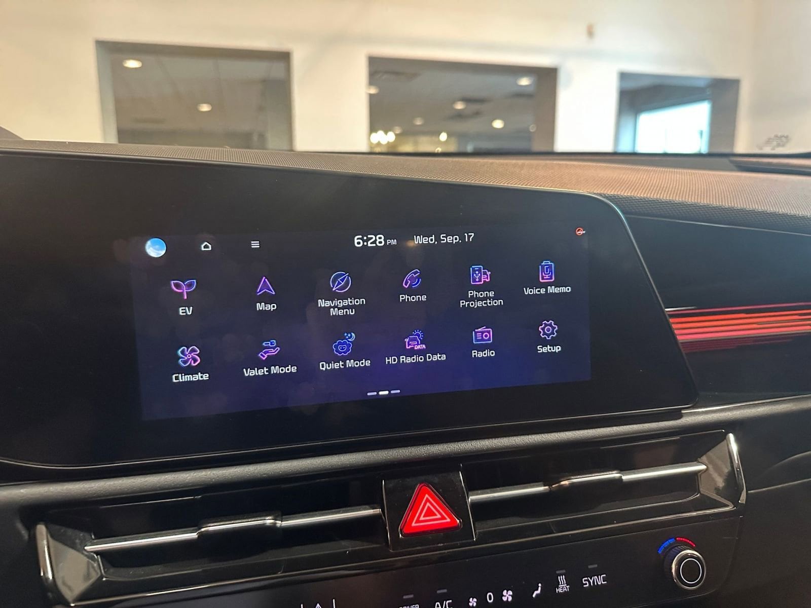 Thumbnail: 2023 Kia Niro - 25