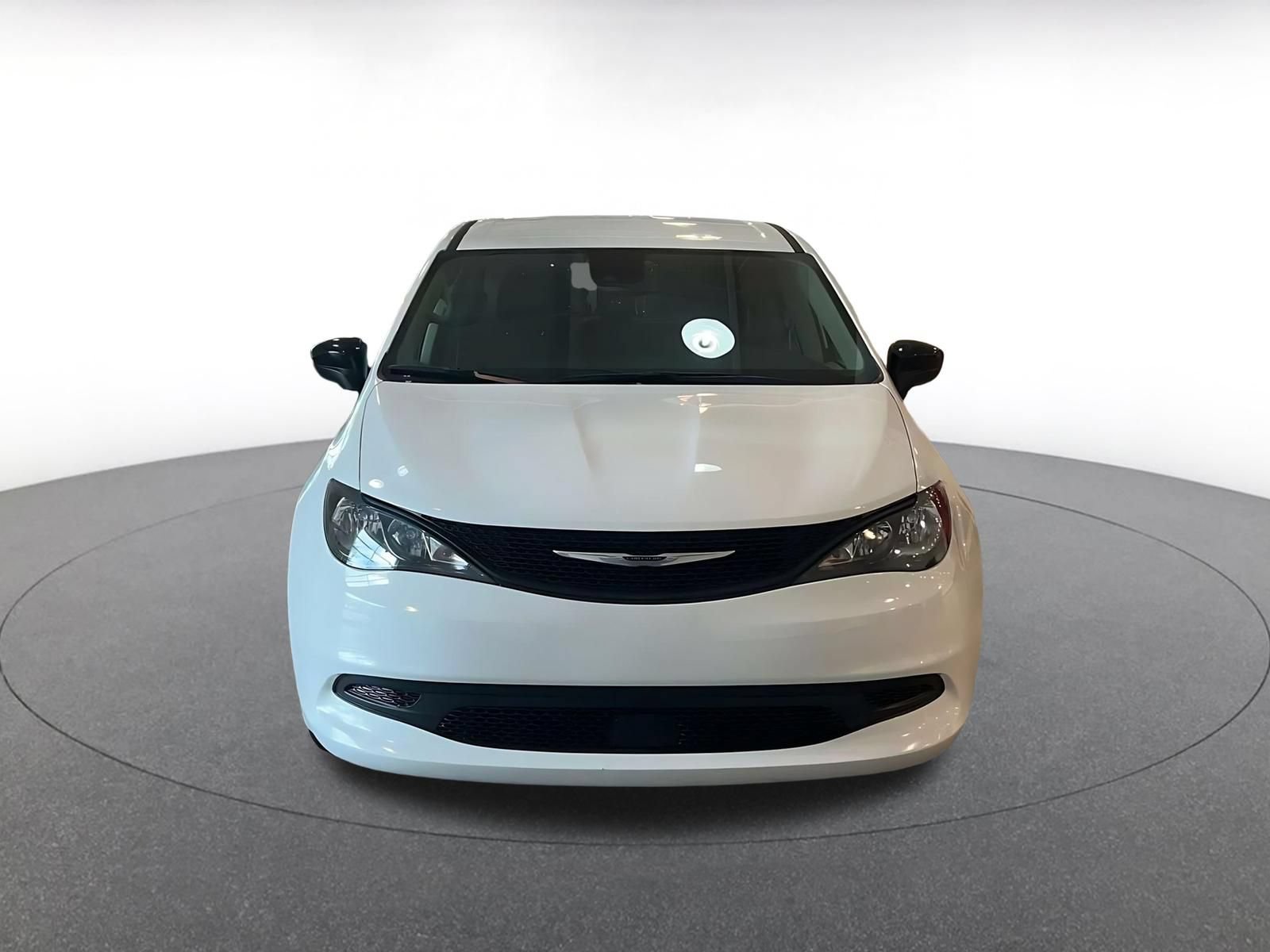 Thumbnail: 2024 Chrysler Voyager - 4