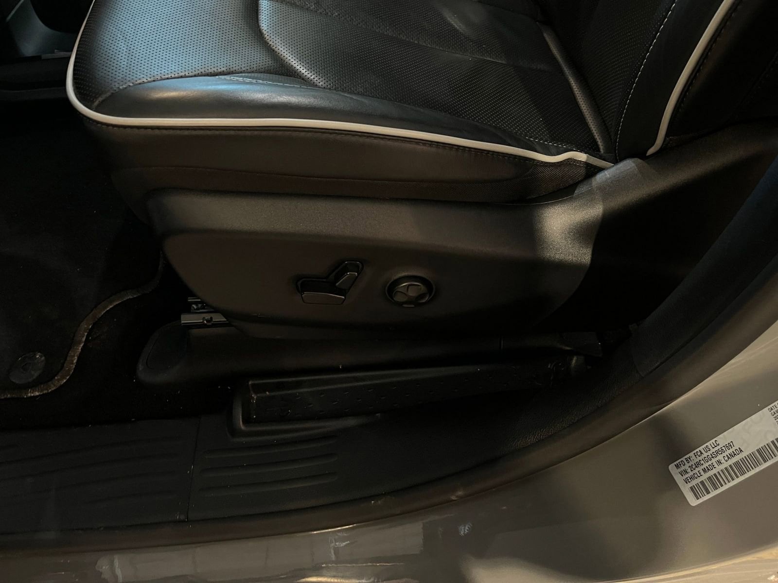 Thumbnail: 2025 Chrysler Pacifica - 23