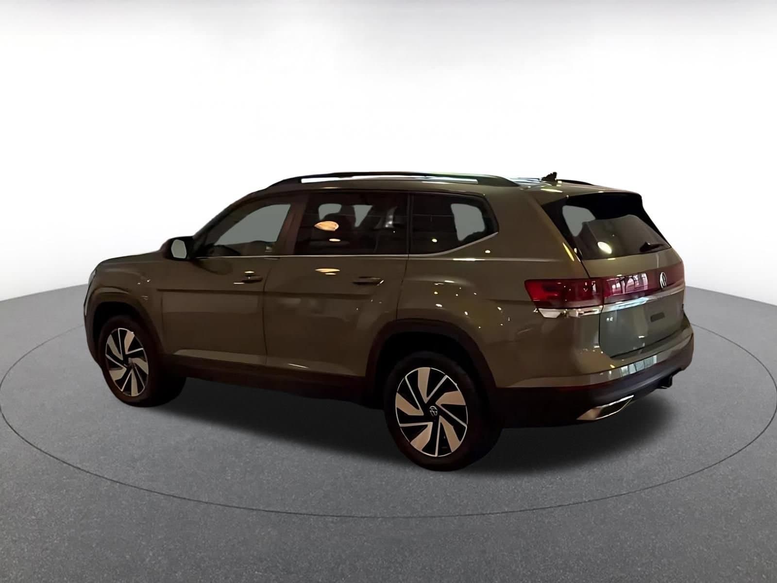 Thumbnail: 2026 Volkswagen Atlas - 10