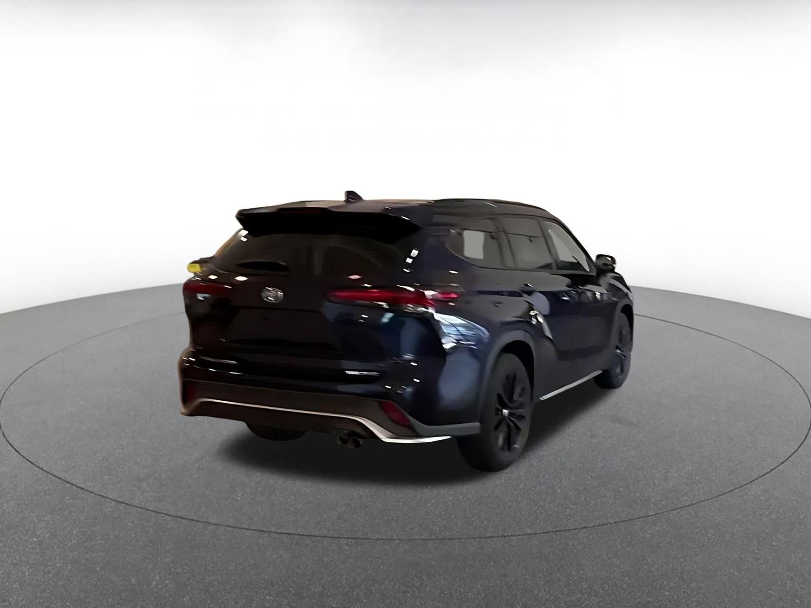 Thumbnail: 2025 Toyota Highlander - 10