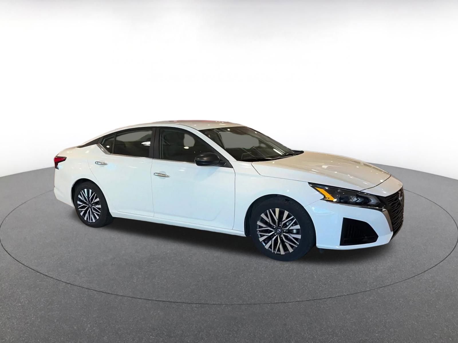 Thumbnail: 2025 Nissan Altima - 2