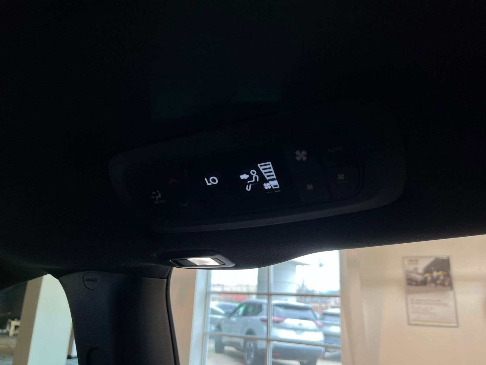 Thumbnail: 2025 Chrysler Pacifica - 25