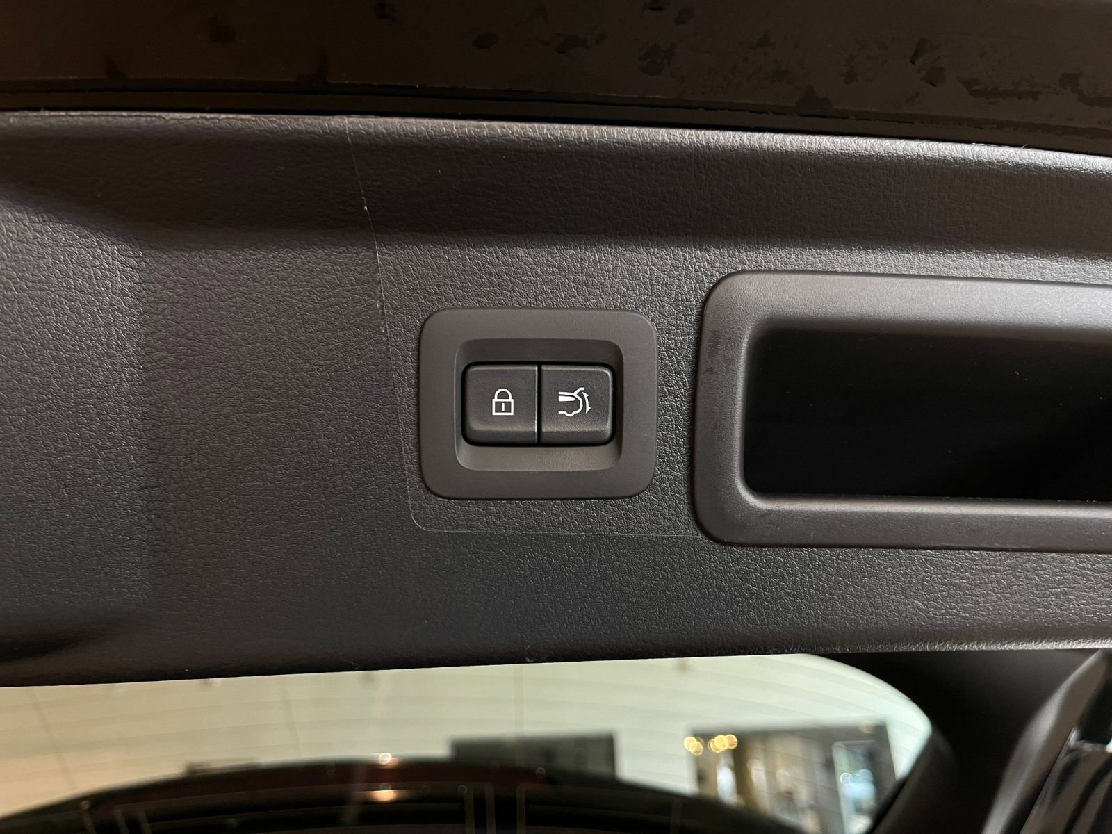 Thumbnail: 2025 Mazda CX-50 - 23