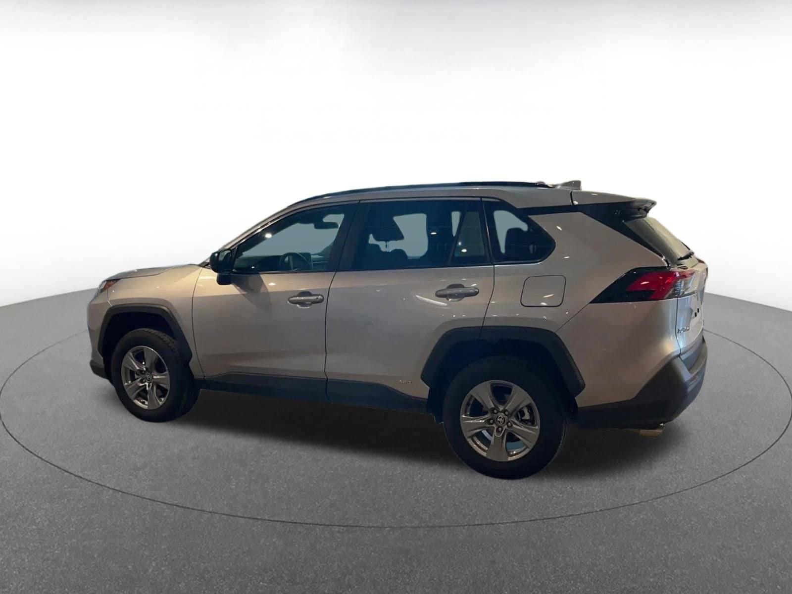 Thumbnail: 2025 Toyota RAV4 - 10