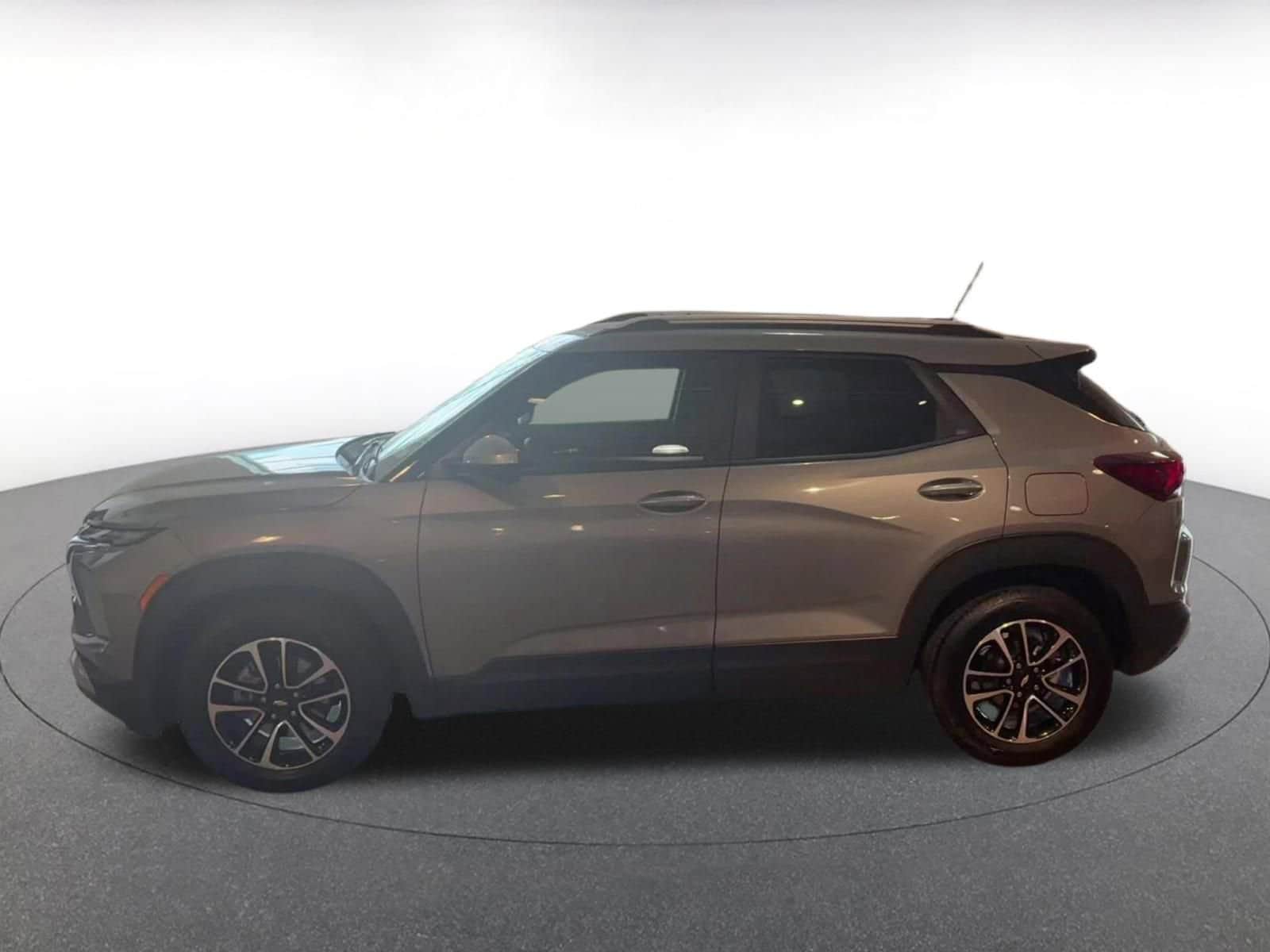 Thumbnail: 2025 Chevrolet TrailBlazer - 9