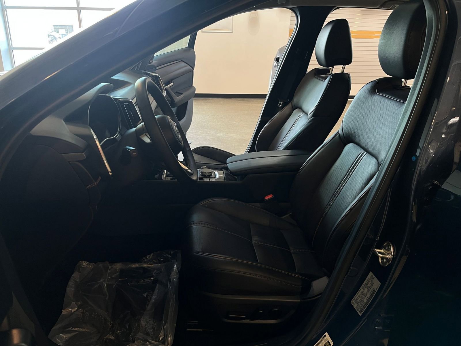 Thumbnail: 2025 Mazda CX-50 - 28