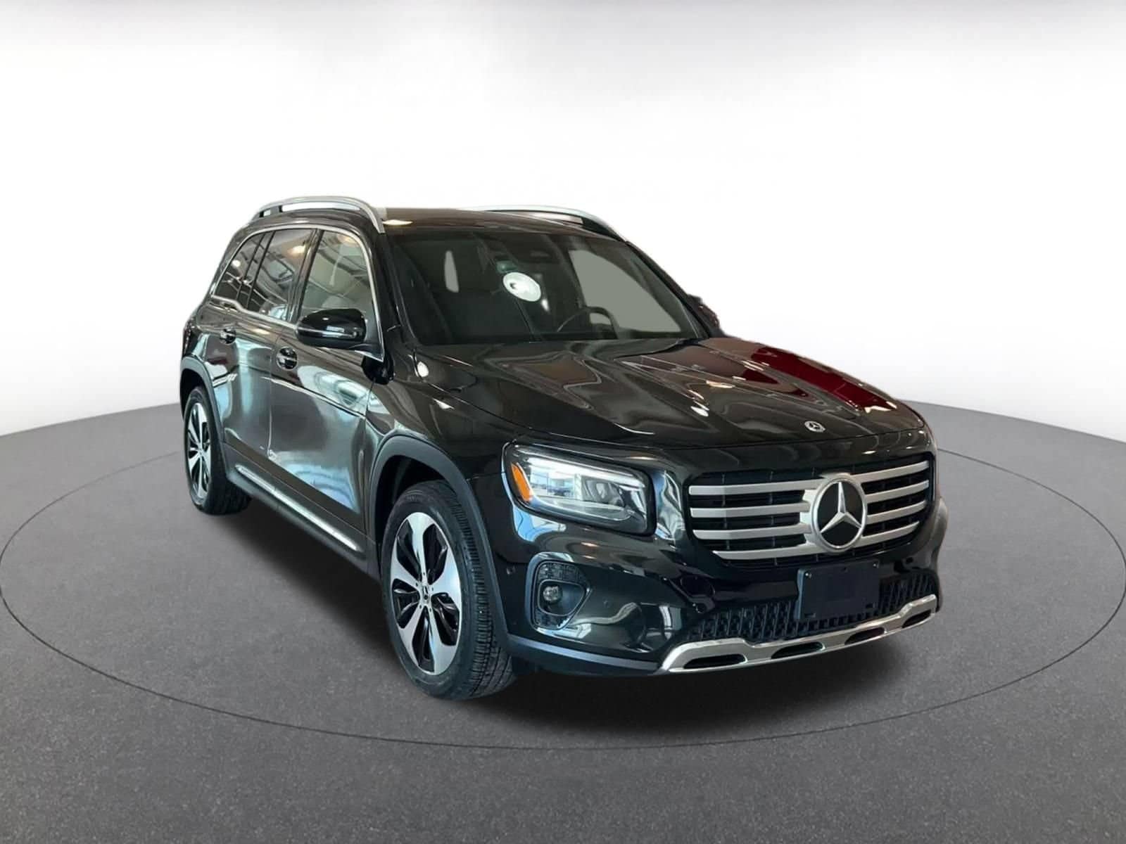 Thumbnail: 2025 Mercedes-Benz GLB - 3