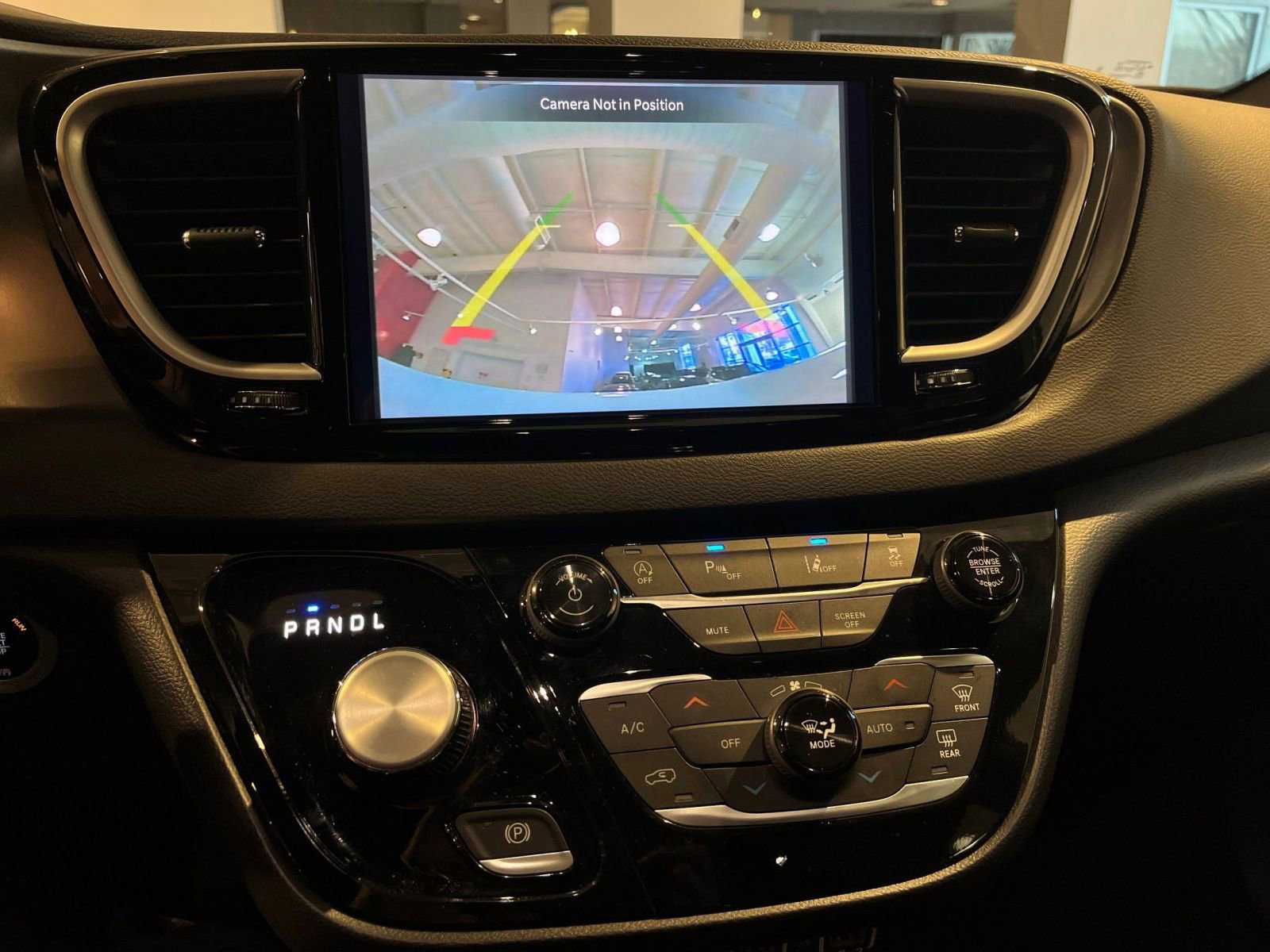 Thumbnail: 2025 Chrysler Pacifica - 25