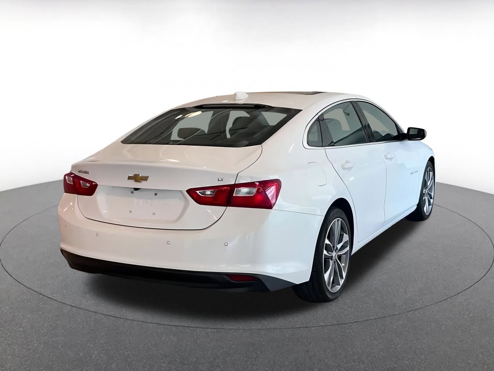 Thumbnail: 2023 Chevrolet Malibu - 14