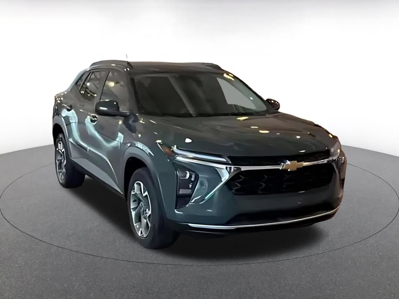 Thumbnail: 2025 Chevrolet Trax - 3