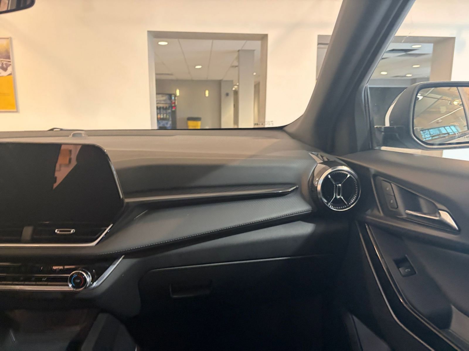 Thumbnail: 2025 Chevrolet Equinox - 34