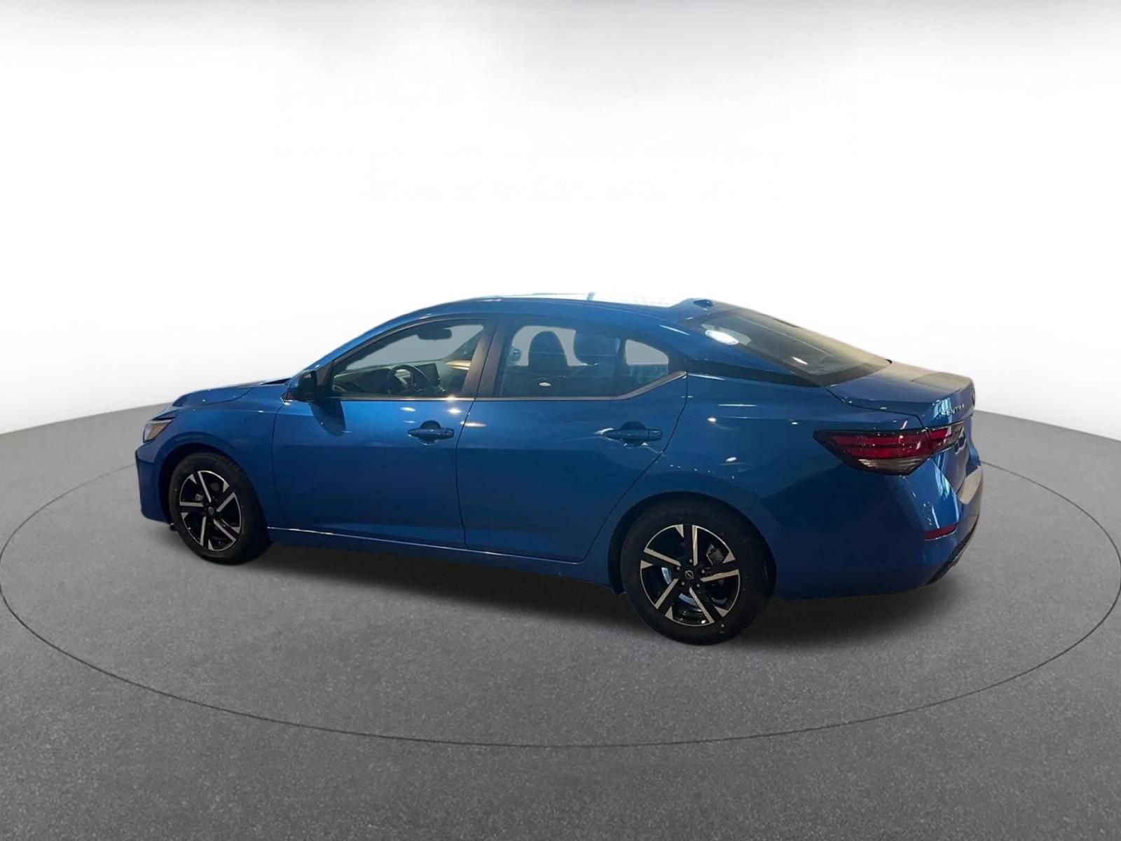 Thumbnail: 2025 Nissan Sentra - 10