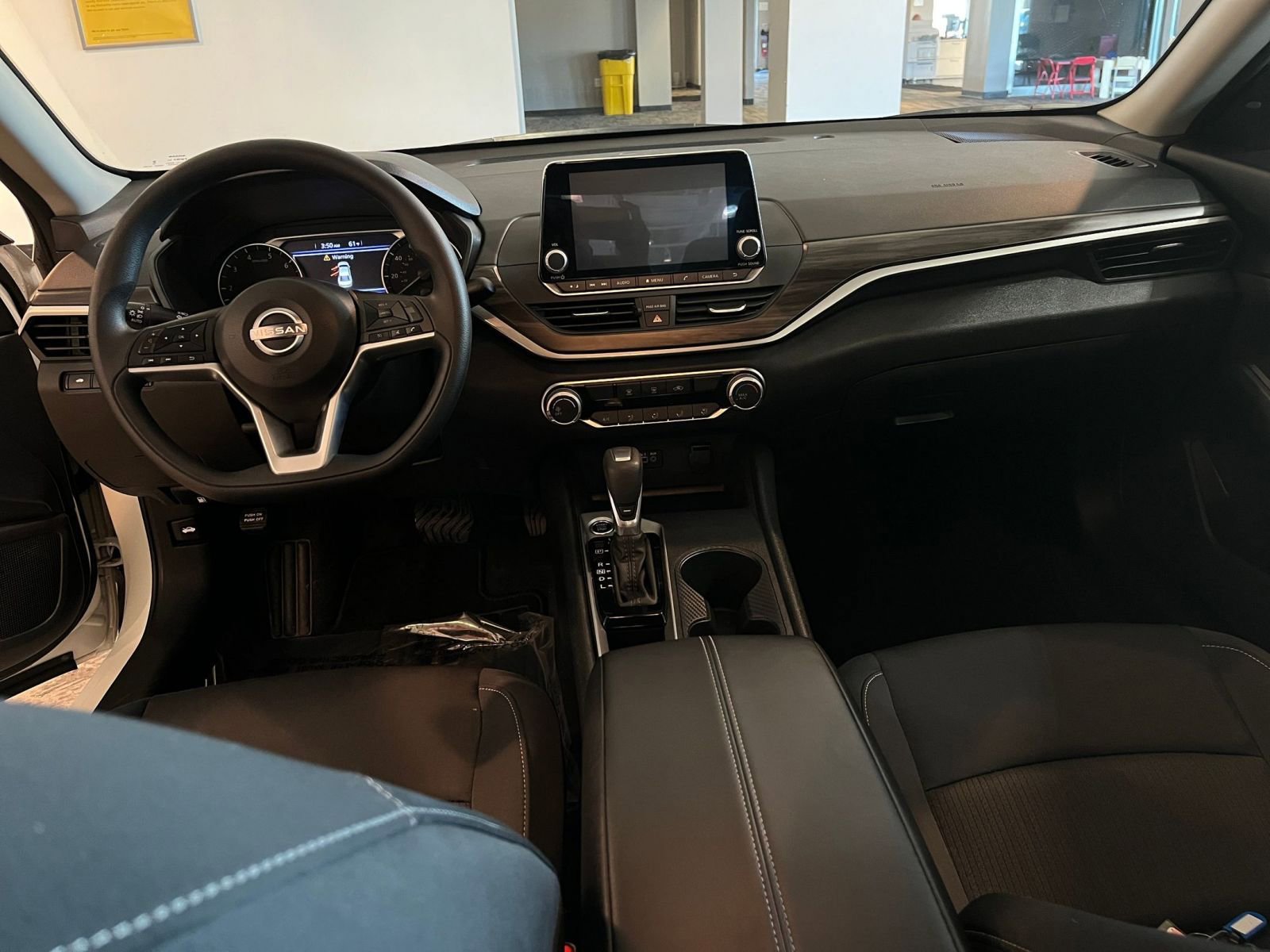Thumbnail: 2025 Nissan Altima - 32