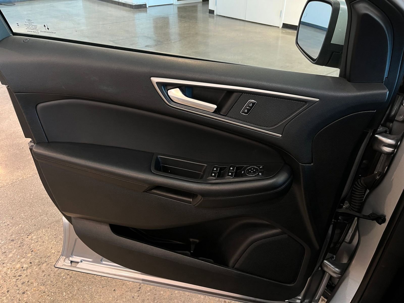 Thumbnail: 2023 Ford Edge - 20