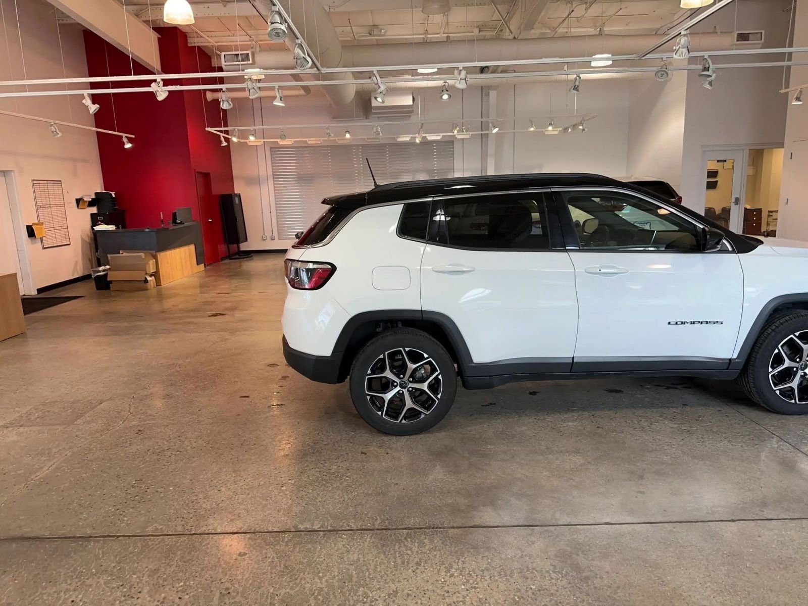 Thumbnail: 2025 Jeep Compass - 16