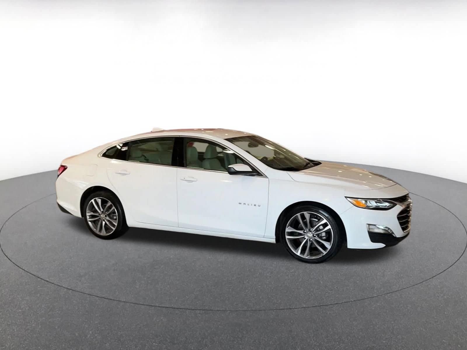 Thumbnail: 2024 Chevrolet Malibu - 2
