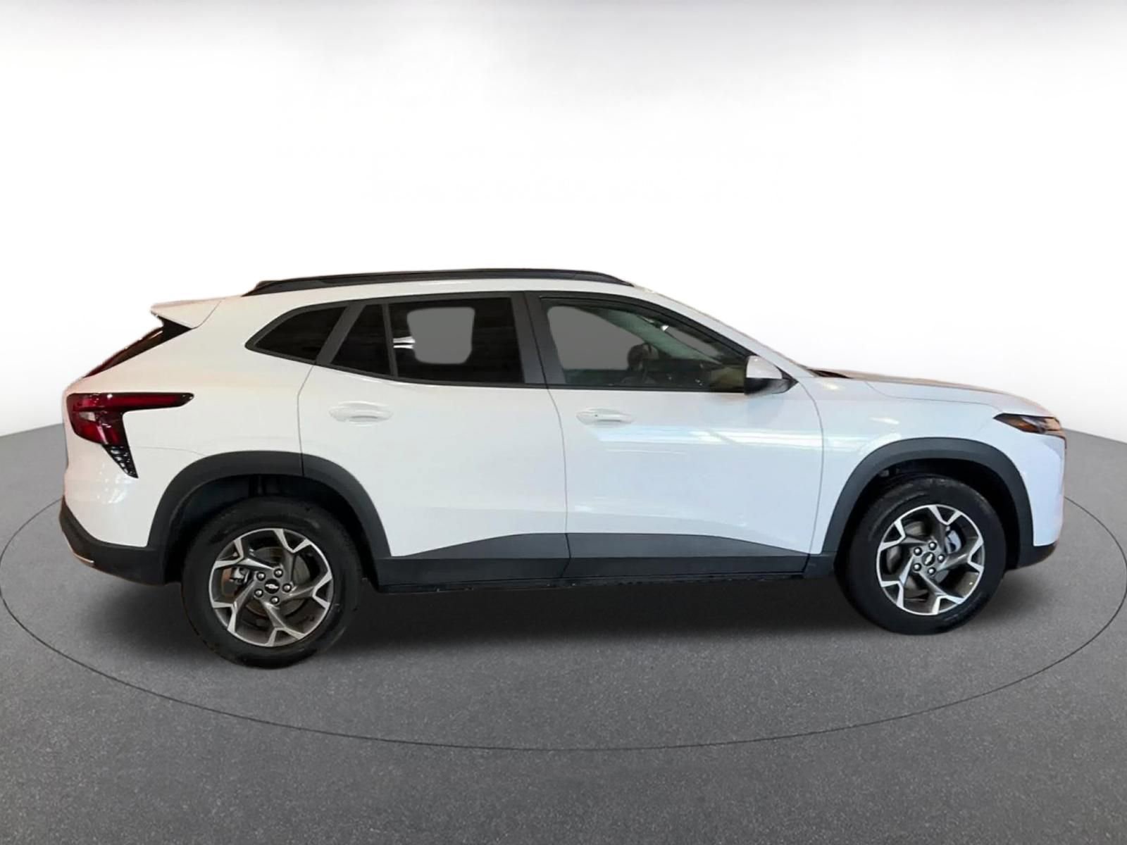 Thumbnail: 2025 Chevrolet Trax - 16