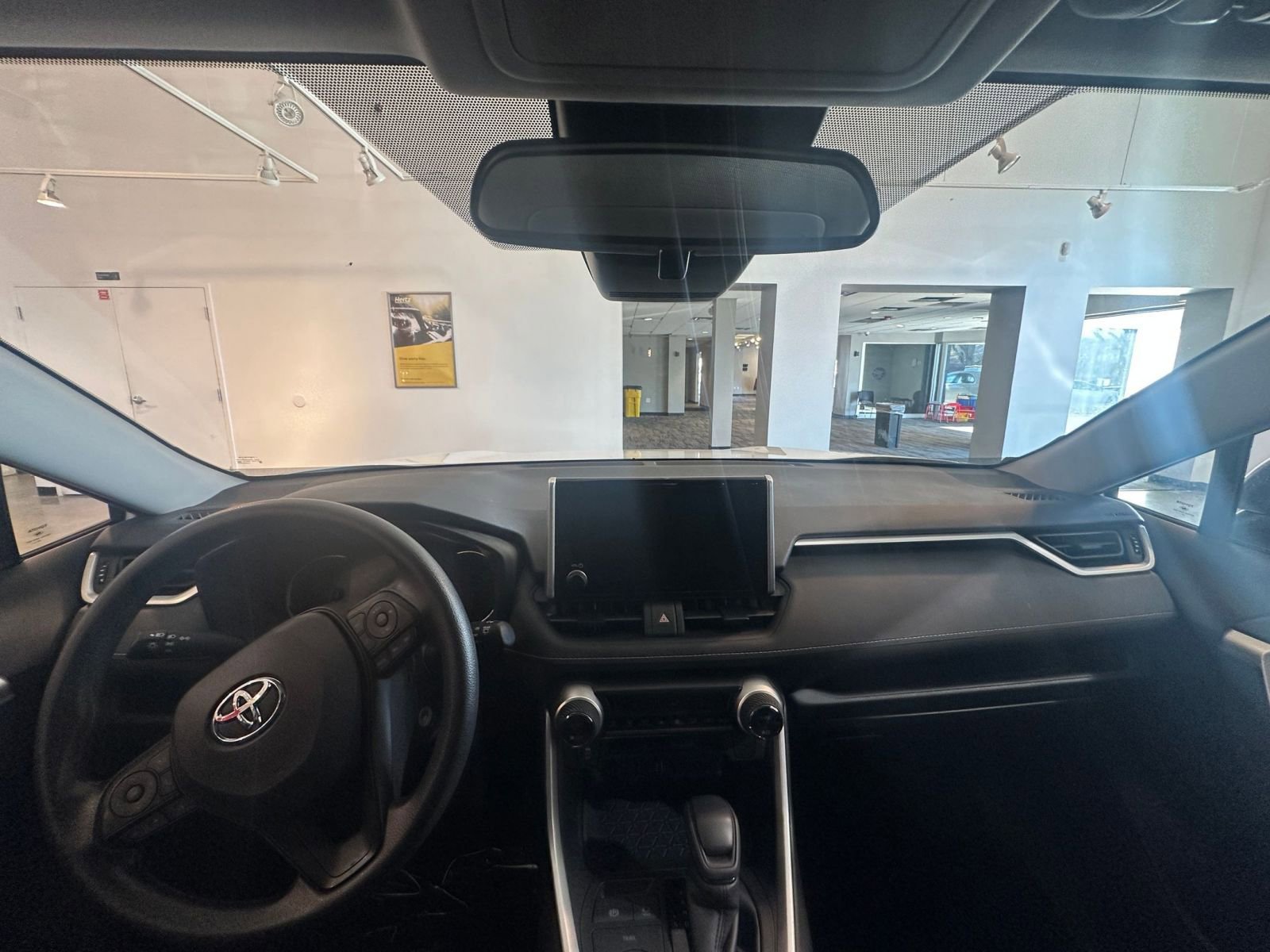 Thumbnail: 2025 Toyota RAV4 - 32