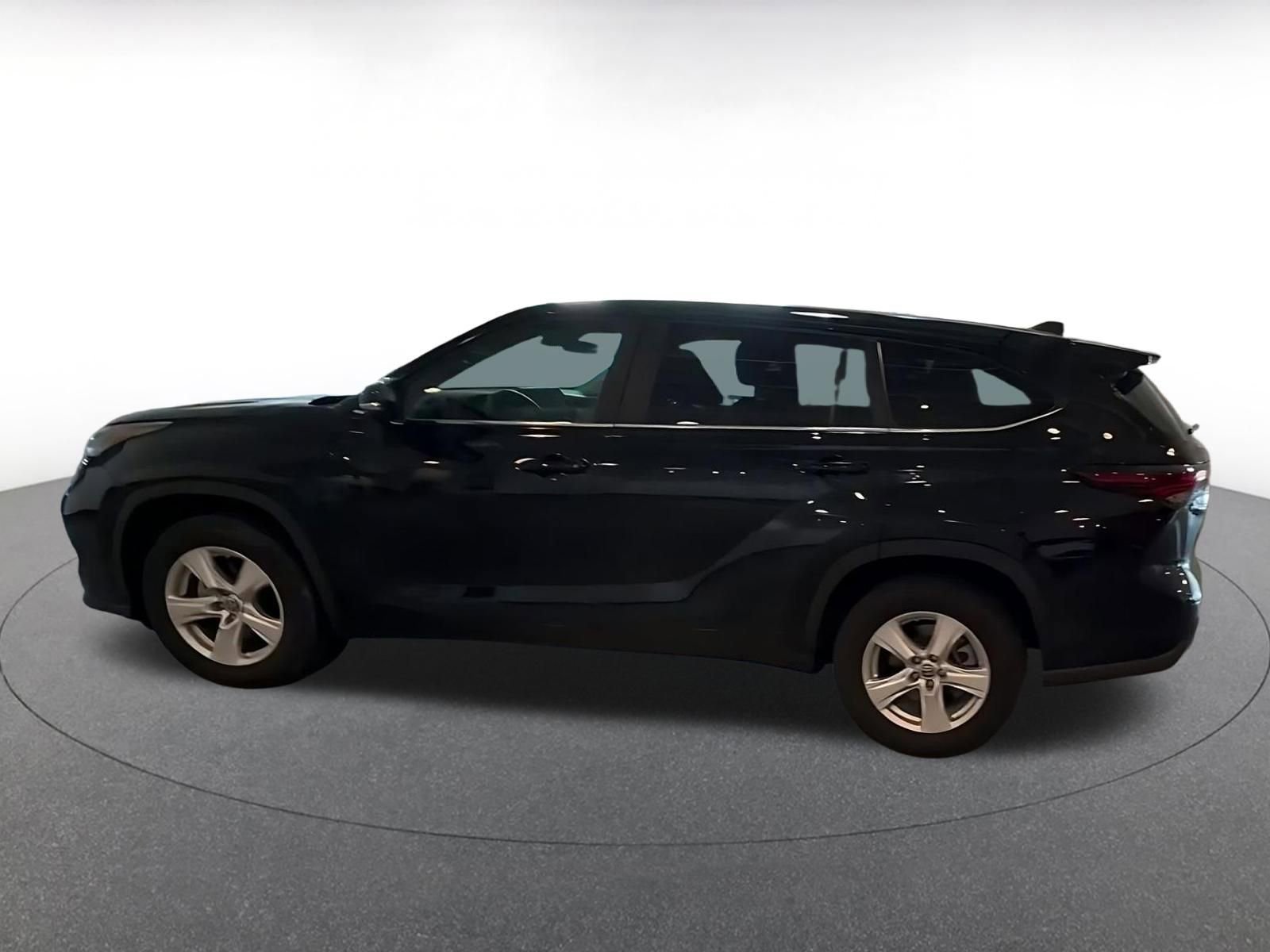 Thumbnail: 2025 Toyota Highlander - 8