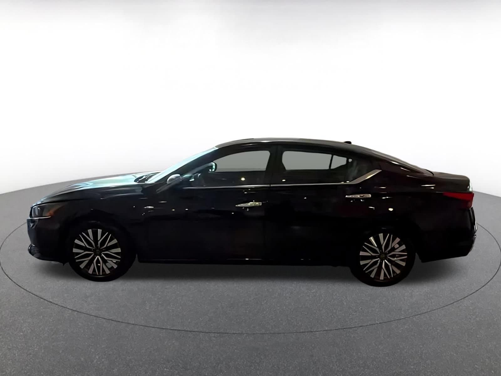 Thumbnail: 2025 Nissan Altima - 4