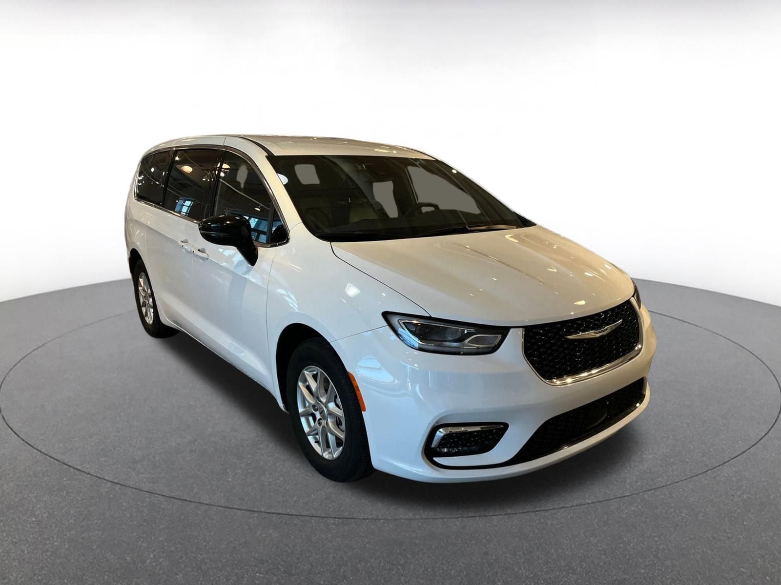 Thumbnail: 2025 Chrysler Pacifica - 1