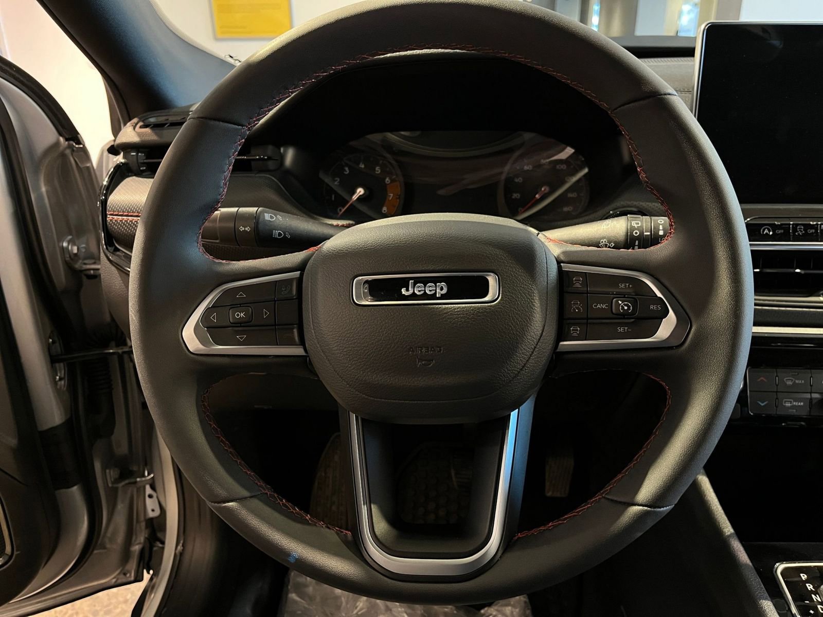 Thumbnail: 2025 Jeep Compass - 28