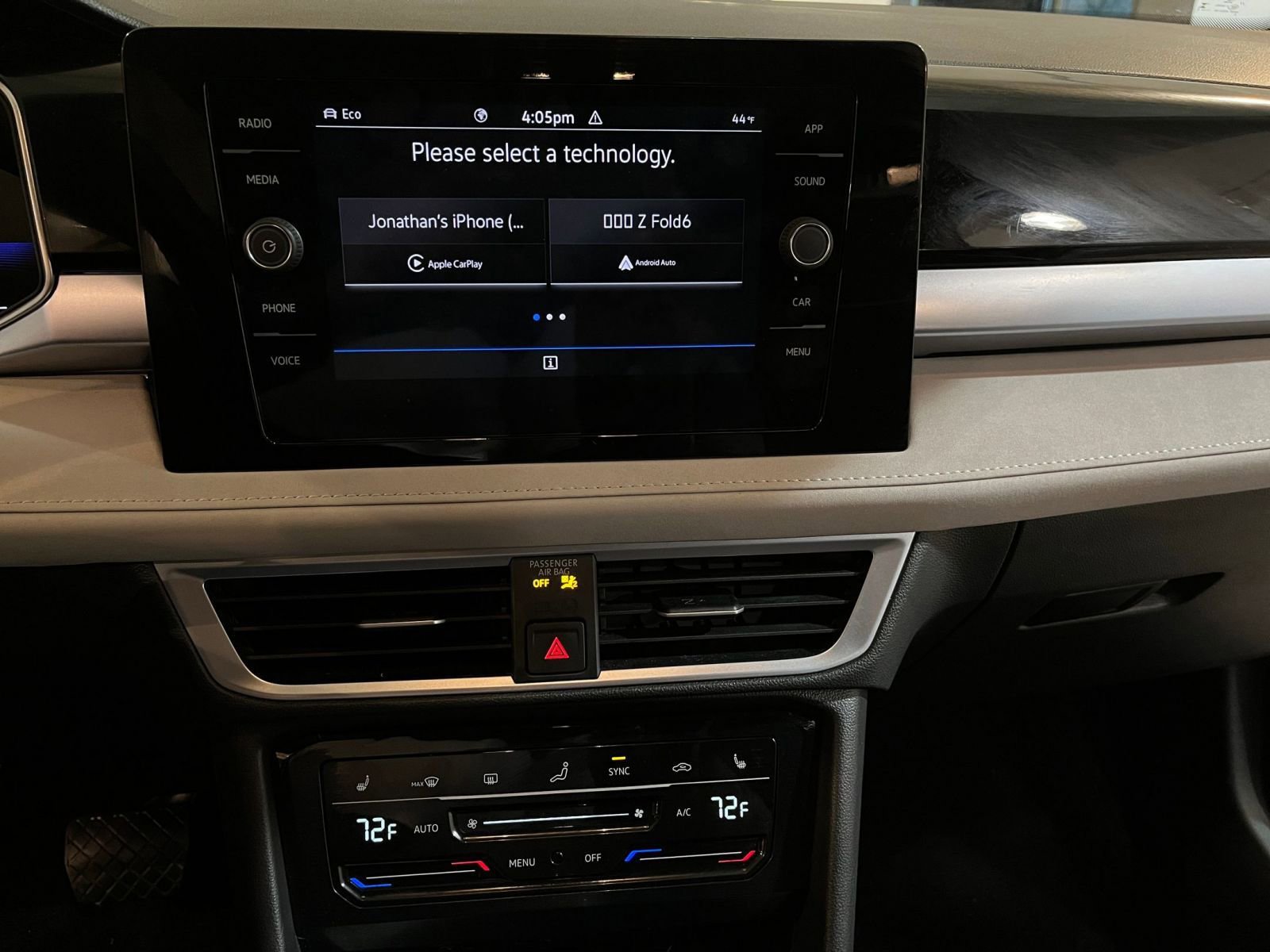 Thumbnail: 2025 Volkswagen Taos - 17