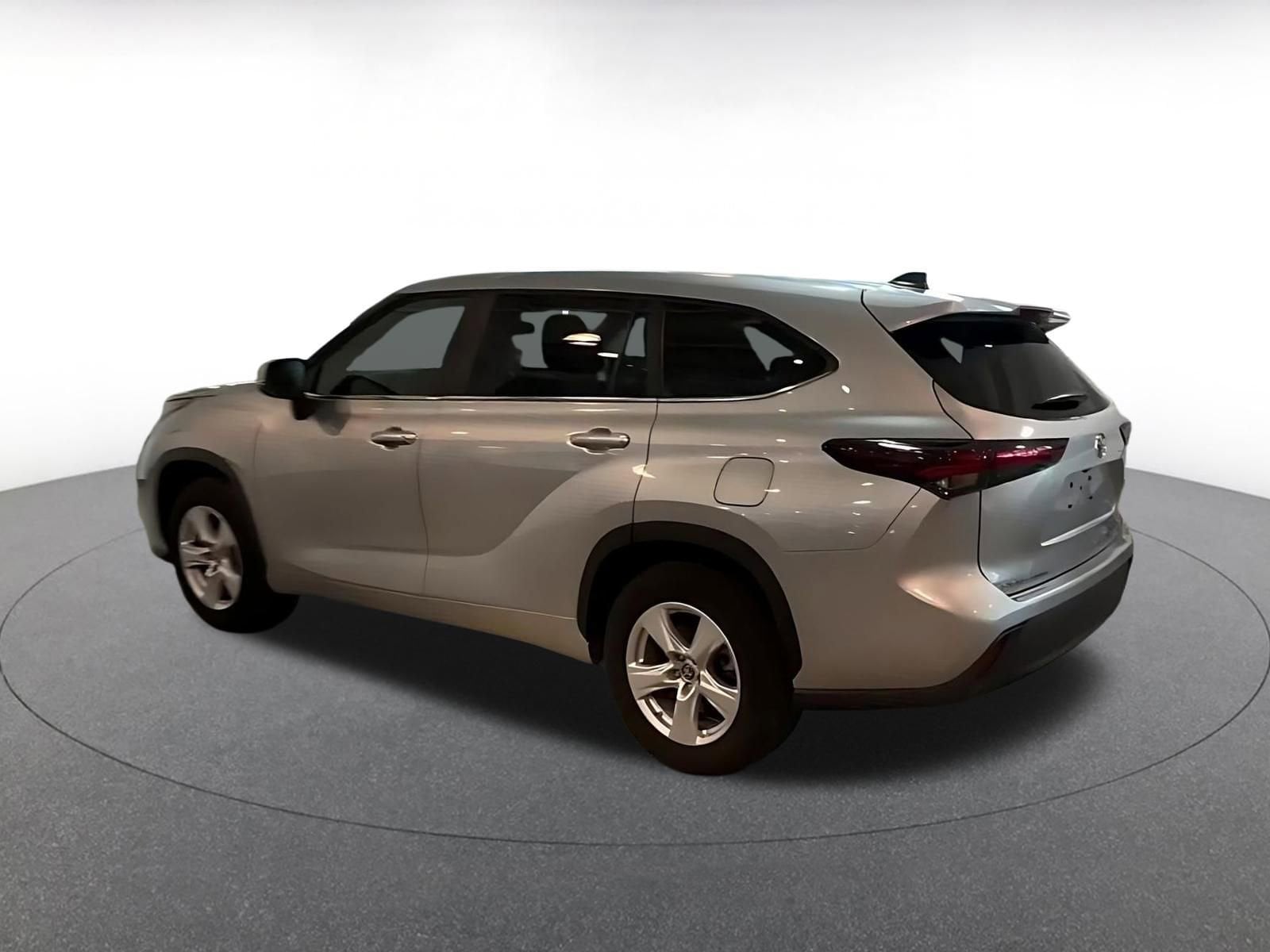 Thumbnail: 2025 Toyota Highlander - 10