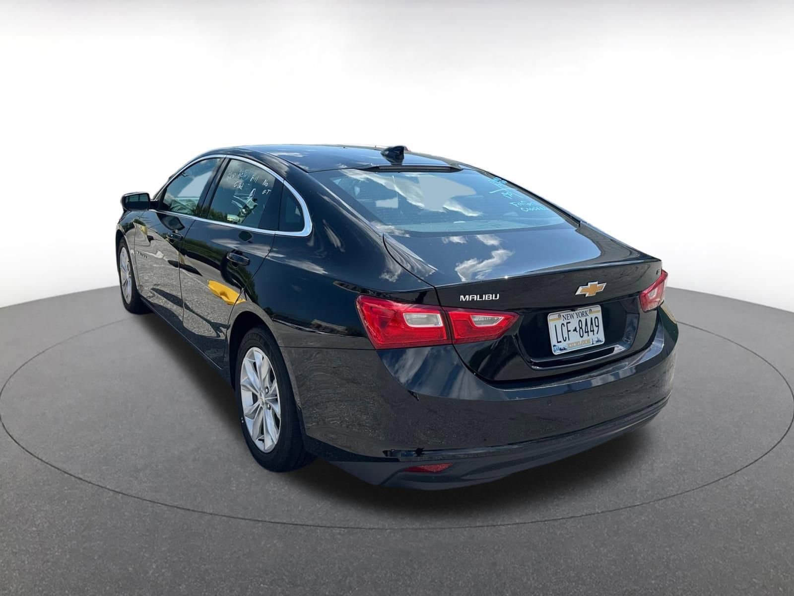 Thumbnail: 2023 Chevrolet Malibu - 4