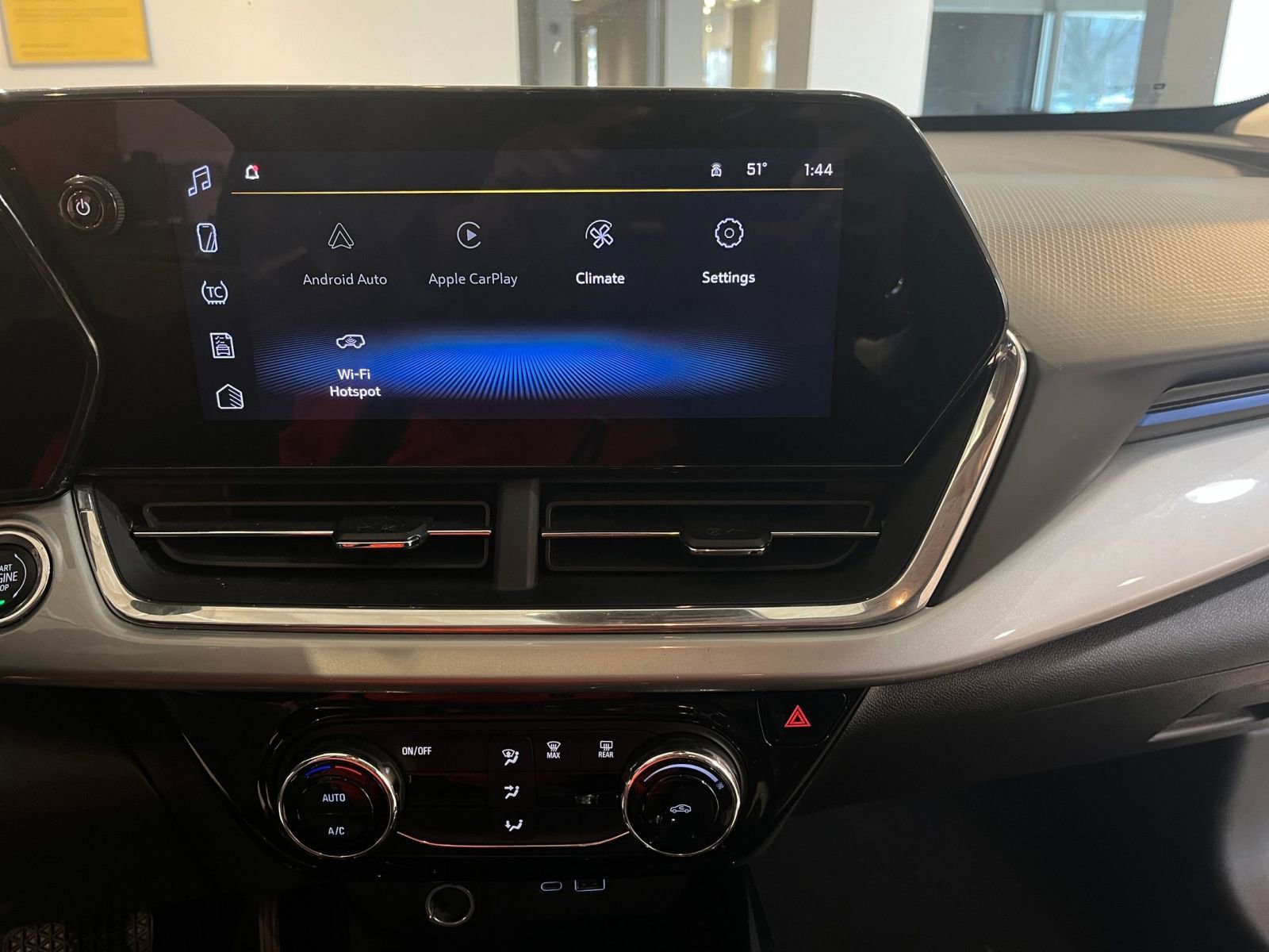 Thumbnail: 2025 Chevrolet Trax - 18