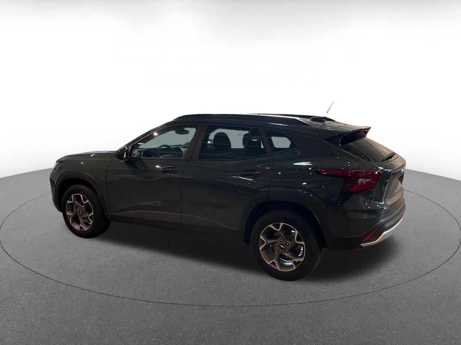 Thumbnail: 2025 Chevrolet Trax - 10