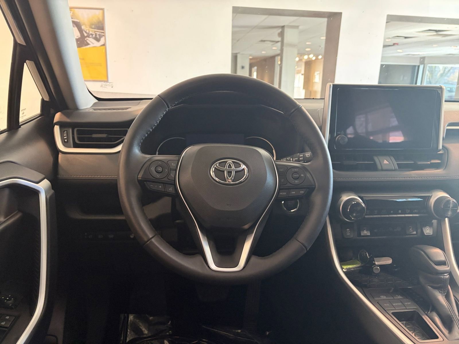 Thumbnail: 2025 Toyota RAV4 - 34