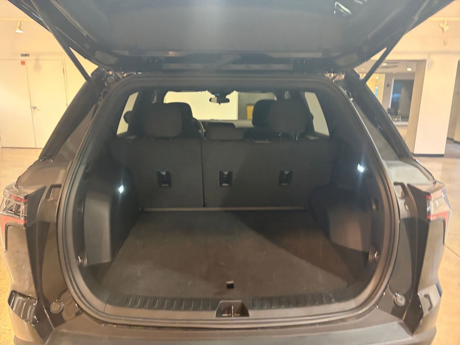 Thumbnail: 2025 Chevrolet Equinox - 30