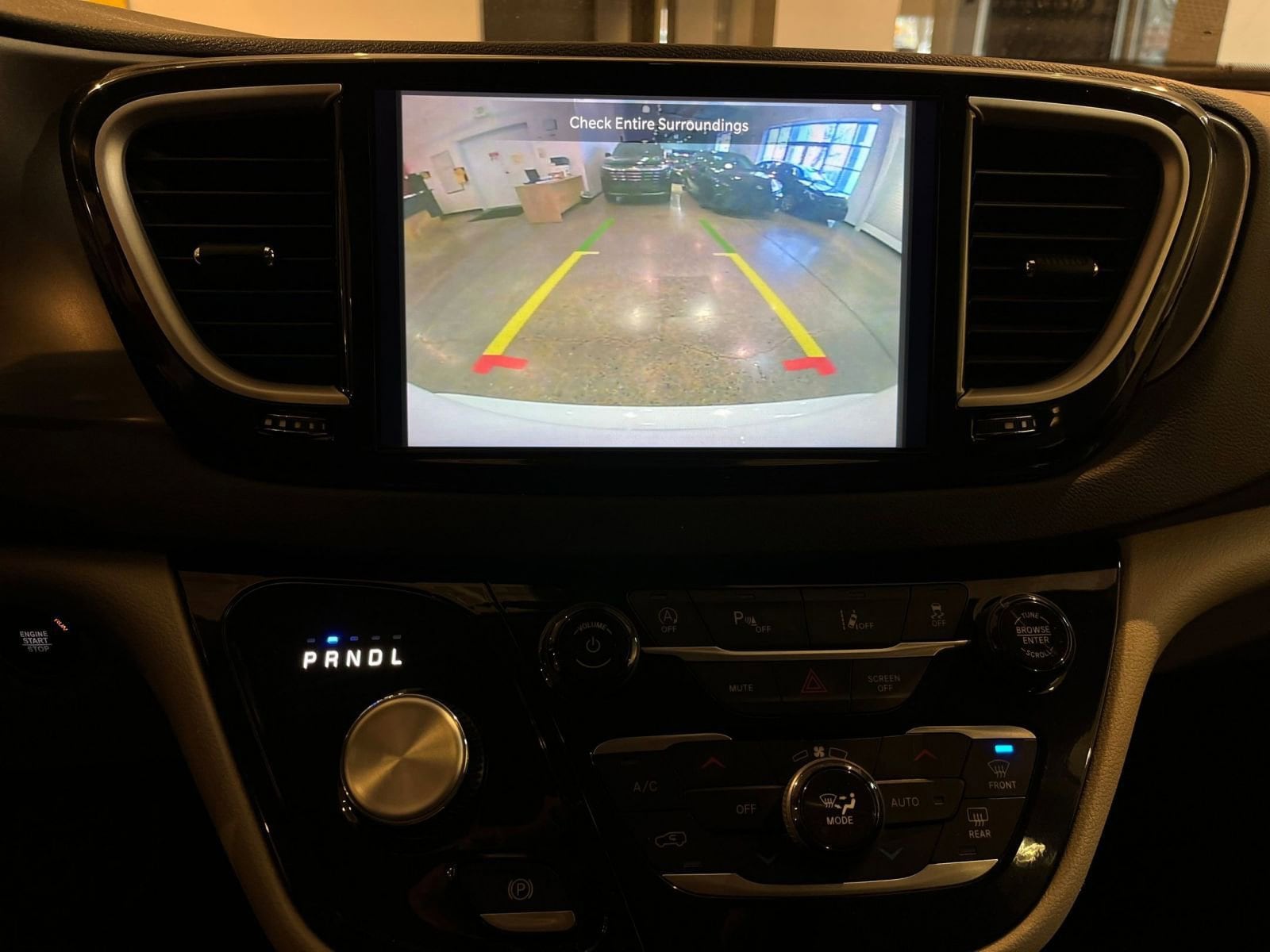 Thumbnail: 2024 Chrysler Pacifica - 17