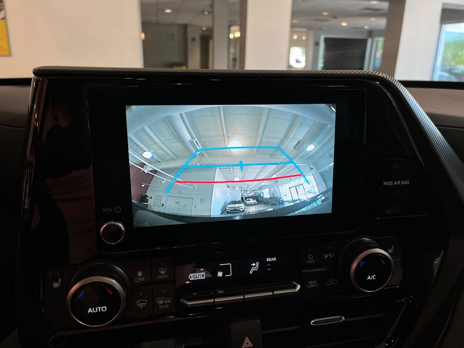 Thumbnail: 2025 Toyota Highlander - 25