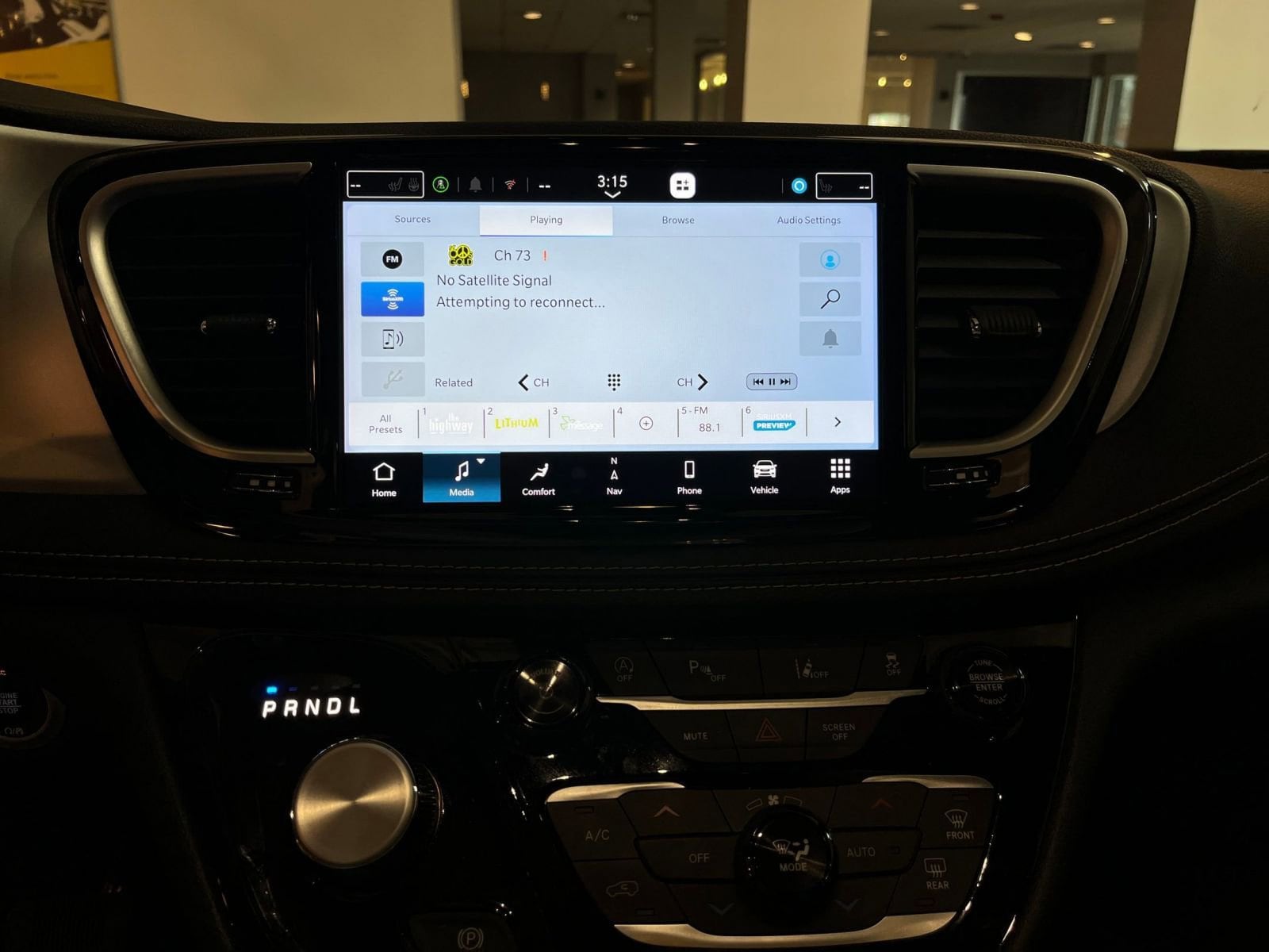 Thumbnail: 2025 Chrysler Pacifica - 21