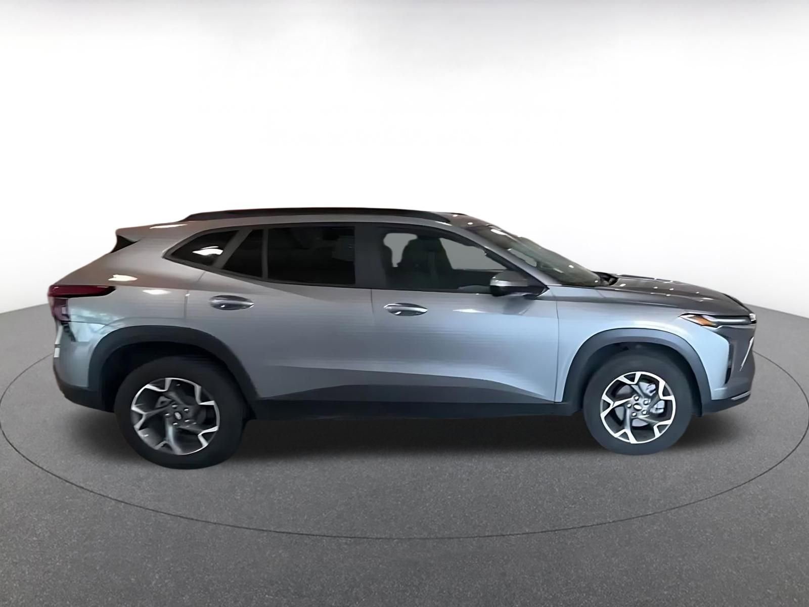 Thumbnail: 2025 Chevrolet Trax - 12