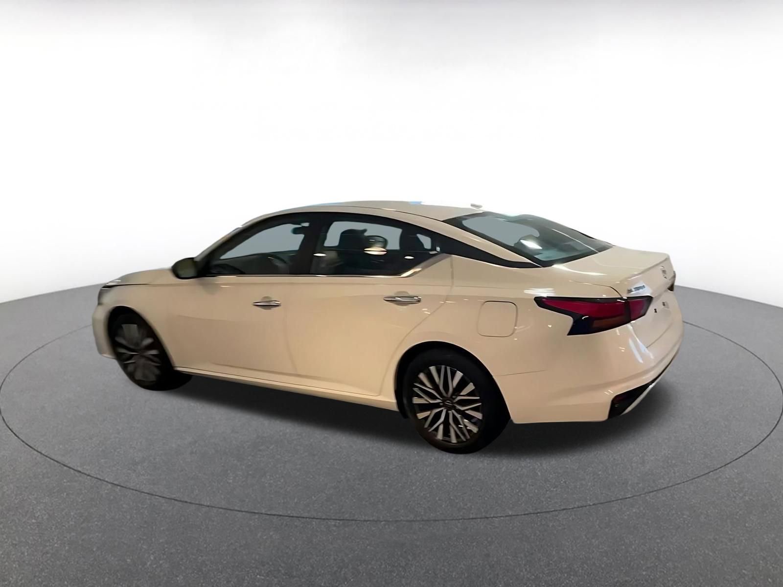 Thumbnail: 2025 Nissan Altima - 10