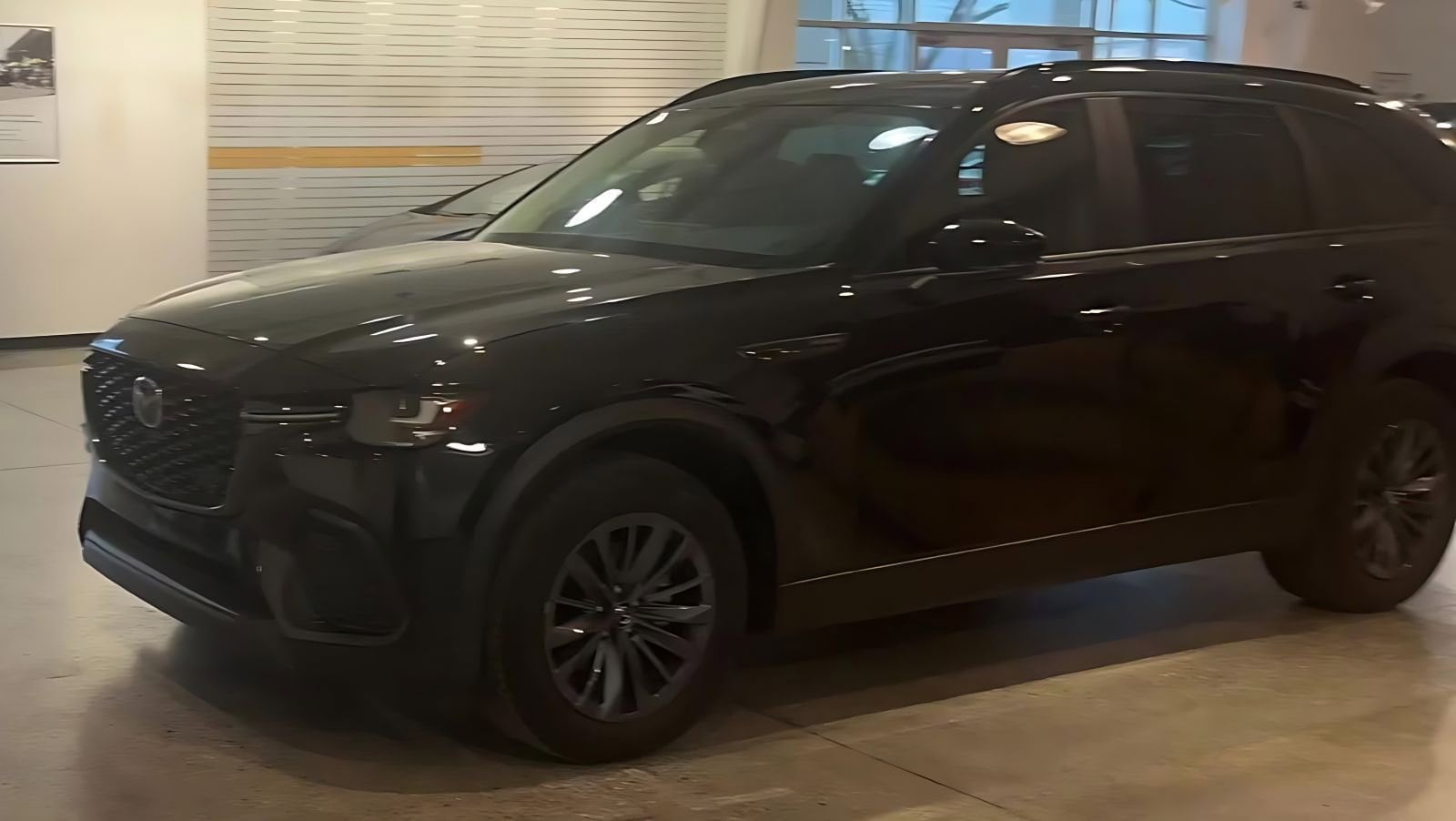 Thumbnail: 2025 Mazda CX-70 - 8