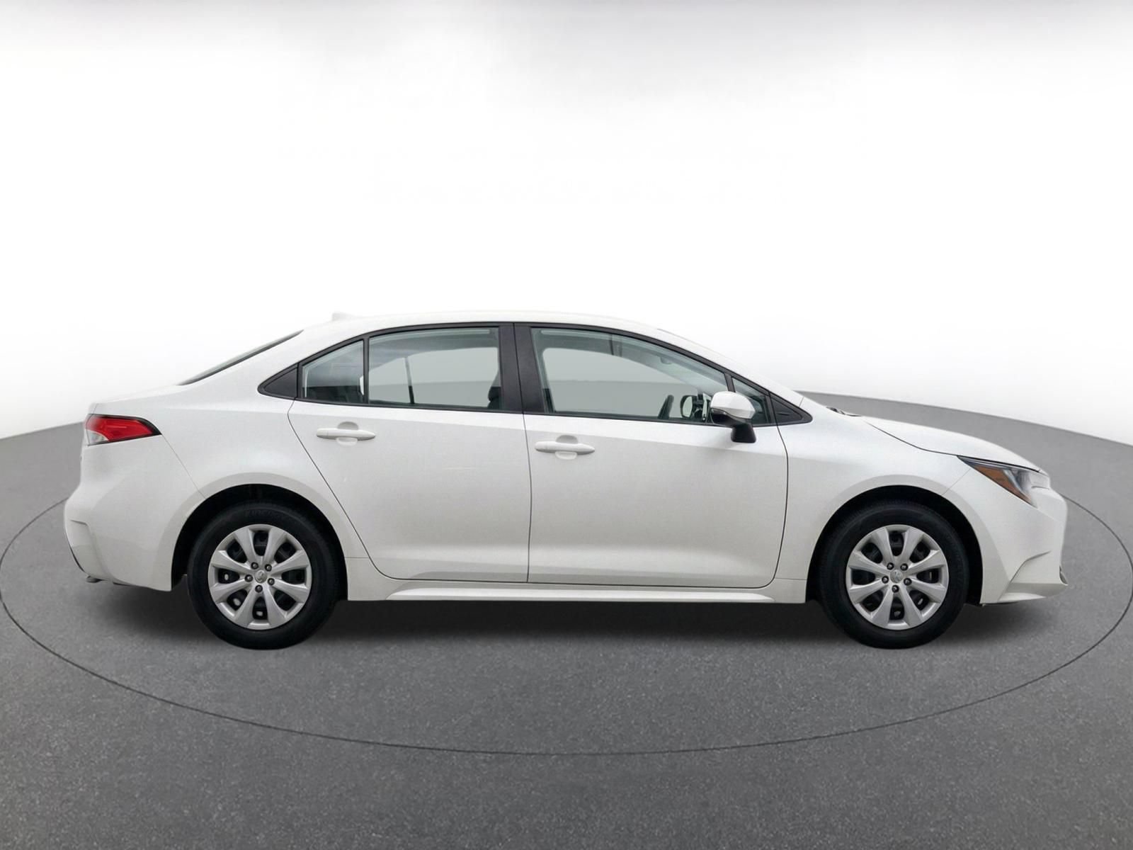 Thumbnail: 2025 Toyota Corolla - 10