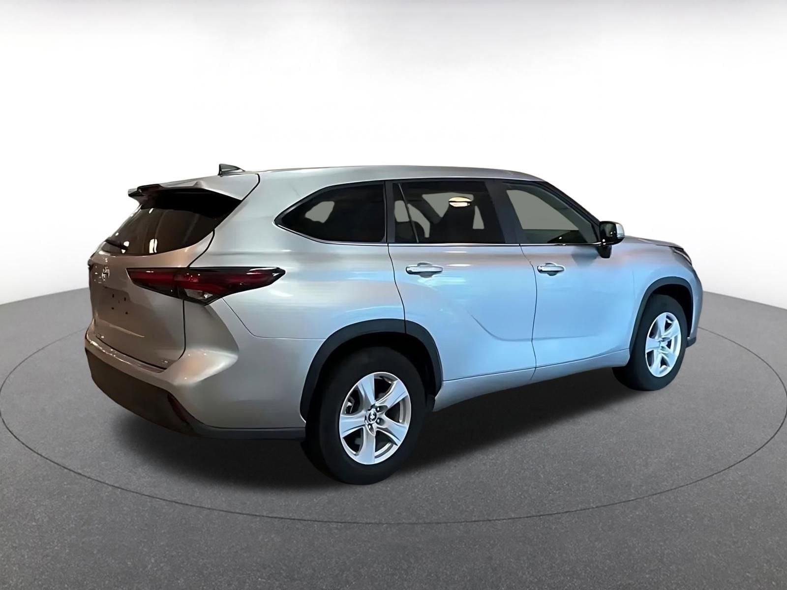Thumbnail: 2025 Toyota Highlander - 11
